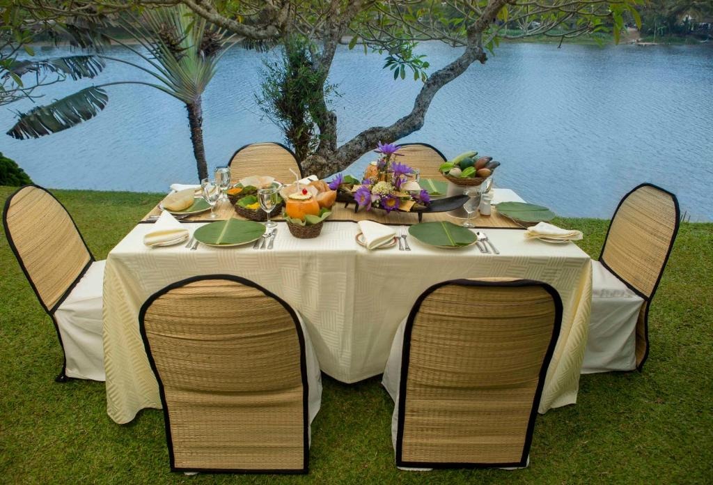 هتل ماهاولی ریچ کندی